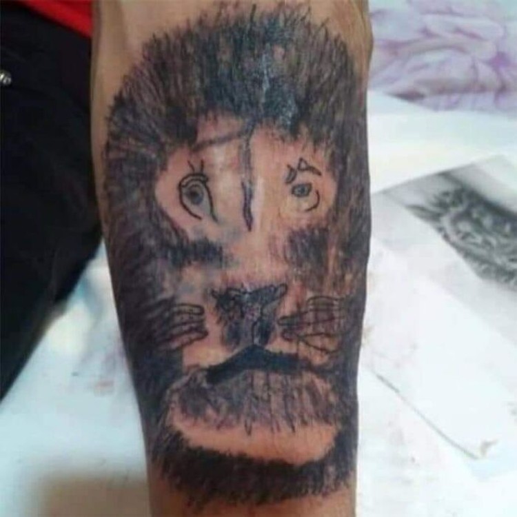 Tato gagal Untuk membuat sebuah tato, butuh konsep dan eksekusi yang tepat. Kalau tidak, jadinya bisa gagal... kayak tato-tato ini.