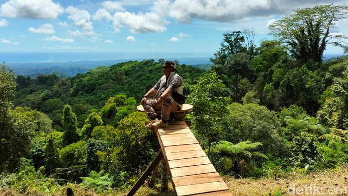 Wisata Gunung Pabeas Cianjur.