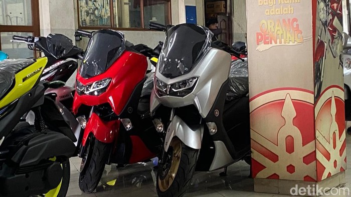 Yamaha NMax di dealer Bekasi Barat.