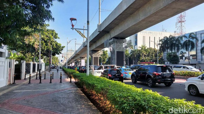 Pemprov DKI Jakarta berwacana akan memberlakukan kebijakan jalan berbayar di sejumlah wilayah Jakarta. Istilah itu dikenal dengan electronic road pricing (ERP).