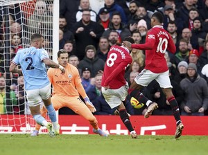 Gol Kontroversial Fernandes Warnai Kemenangan MU Atas Man City