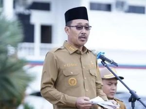 Kaban Kesbangpol Labusel Didemosi Usai Palsukan Tanda Tangan Bupati