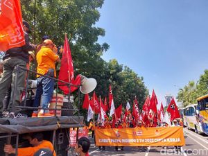 Serikat Pekerja PLN dkk Gugat ke MK Minta Perppu Ciptaker Dibatalkan