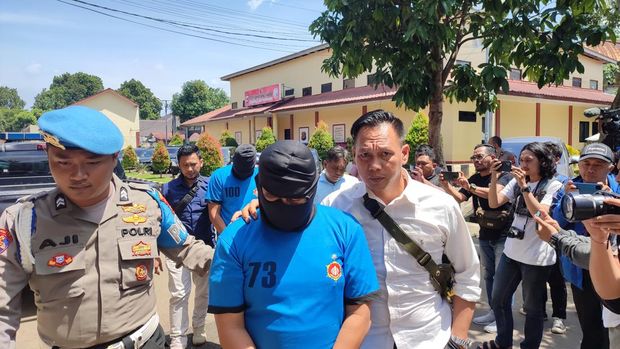 Dua orang mengaku wartawan pelaku pemerasan pengurus RW di Bogor (Rizky/detikcom)
