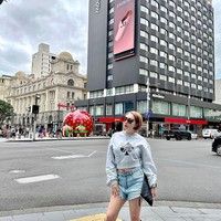 Femmy mengaku memancungkan hidung dengan tulang yang diambil dari tubuhnya sendiri. Tulang iga di tubuh Saya pun (yg diambil sedikit utk taruh di hidung) masih sakit klu saat berjalan, tulisnya di Instagram.Foto: Instagram @femmypermatasari