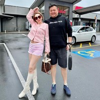 Selain memanfaatkan waktu liburannya sebagai healing, wanita 49 tahun tersebut mengaku ingin berburu furniture, makan, dan belanja selagi di sana. Mari kita menikmati hidup tanpa pusingkan omongan-omongan yang kagak jelas, katanya.Foto: Instagram @femmypermatasari