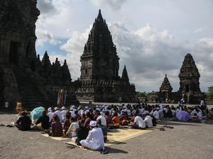 Momen Persembahyangan Hari Raya Kuningan di Beberapa Wilayah Indonesia