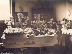 Seram Jangan Liat Sendirian! Tren Foto Kematian Era 1900 yang Mengerikan