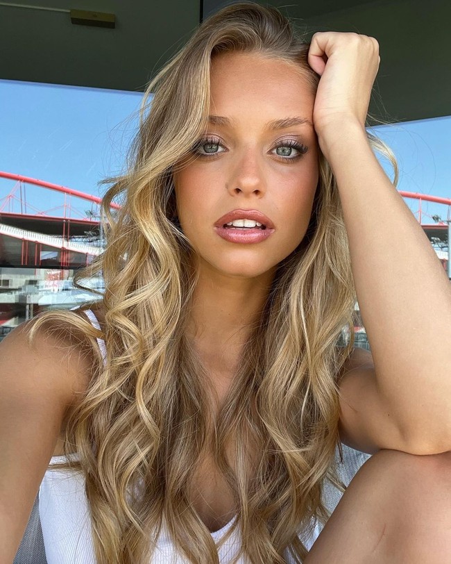 Karena kabar yang menyebutnya berselingkuh dengan Joao Felix, wanita berusia 20 tahun itu sampai dapat ancaman pembunuhan. Foto: Instagram @magui_corceiro