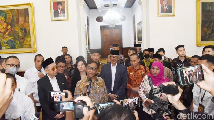 Mahfud Md di Gedung Negara Grahadi Surabaya