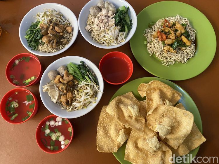 Cicip Bakmi Ayam Jamur Racikan Mantan Chef Restoran Bakmi Terkenal