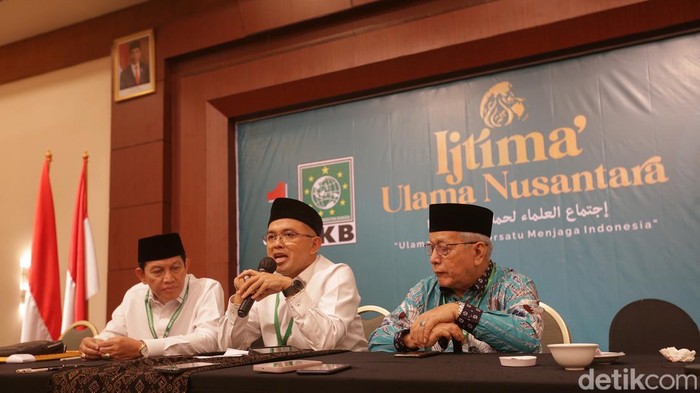 Momen Ijtima' Ulama Nusantara Dukung Cak Imin jadi Capres-cawapres 2024 Momen Ijtima' Ulama Nusantara Dukung Cak Imin jadi Capres-cawapres 2024