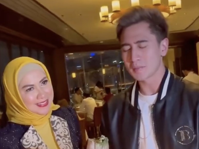 Potret Manis Kulineran Verrel Bramasta Bareng Venna Melinda dan Ivan Fadilla