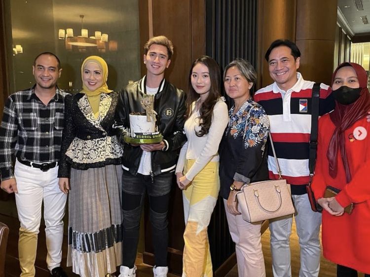 Momen Kulineran Verrel Bramasta Bareng Venna Melinda dan Ivan Fadilla