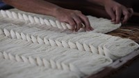 Produksi mi tradisional China tersebut mengalami peningkatan hingga 100 persen lho.