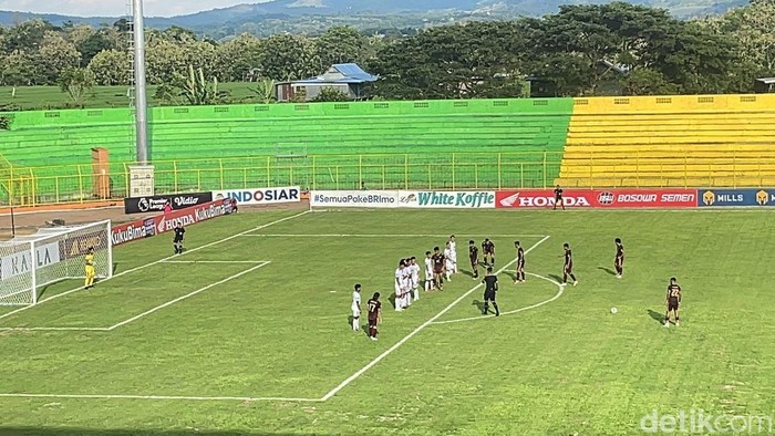 Pertandingan PSM Makassar Vs PSS Sleman di Stadion BJ Habibie, Parepare.