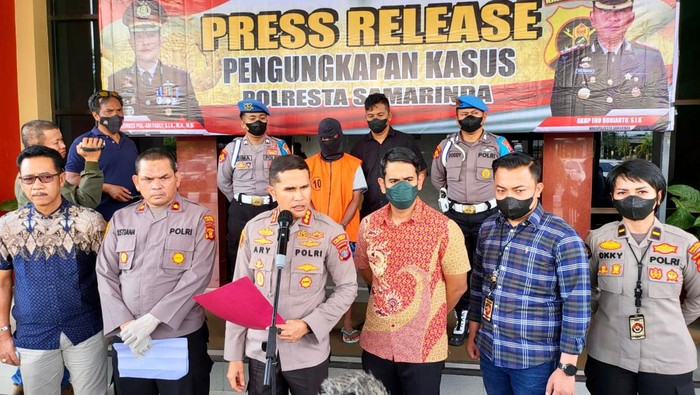 Konferensi pers kasus wanita tewas di TPA dengan mulut disumpal jilbab.