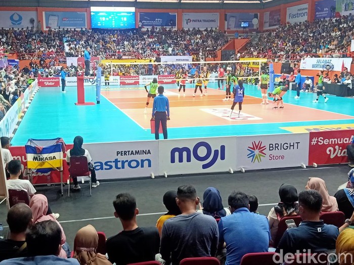 Suasana Proliga 2023 di GOR Satria Purwokerto, Banyumas, Sabtu (14/1/2023).