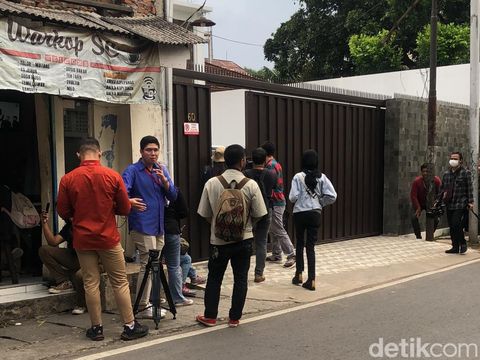 Suasana rumah Venna Melinda