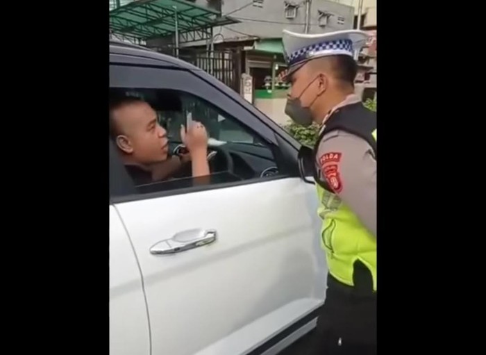 Viral pengemudi Hyundai Creta maki-maki polisi.