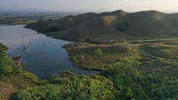 Ini dia lanskap yang disajikan di Bukit Punggung Kuda di Desa Wumbubangka, Kecamatan Rarowatu Utara, Bombana, Sulawesi Tenggara, Sabtu (14/1/2023).