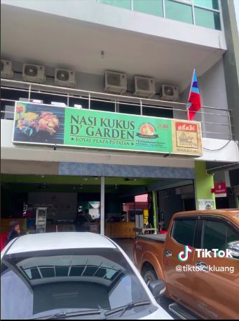 Ada kepala tikus dalam nasi kukus