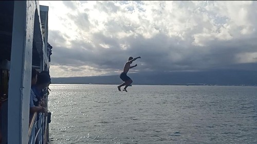 Anak logam di Pelabuhan Gilimanuk, Kecamatan Melaya, Kabupaten Jembrana, Selasa (10/1/2023).