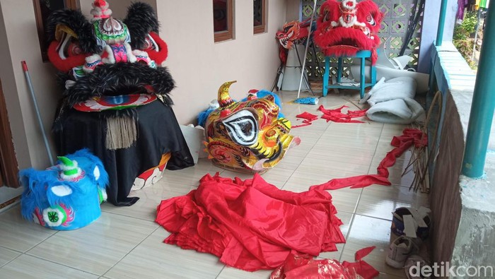 Barongsai hasil pengrajin Cirebon