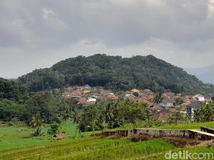 Melihat Keunikan Desa Ciuyah Sumedang