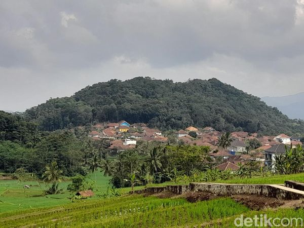 Melihat Keunikan Desa Ciuyah Sumedang