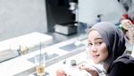 Gaya Keren Olla Ramlan Saat Jualan Pentol hingga Makan Bareng Artis