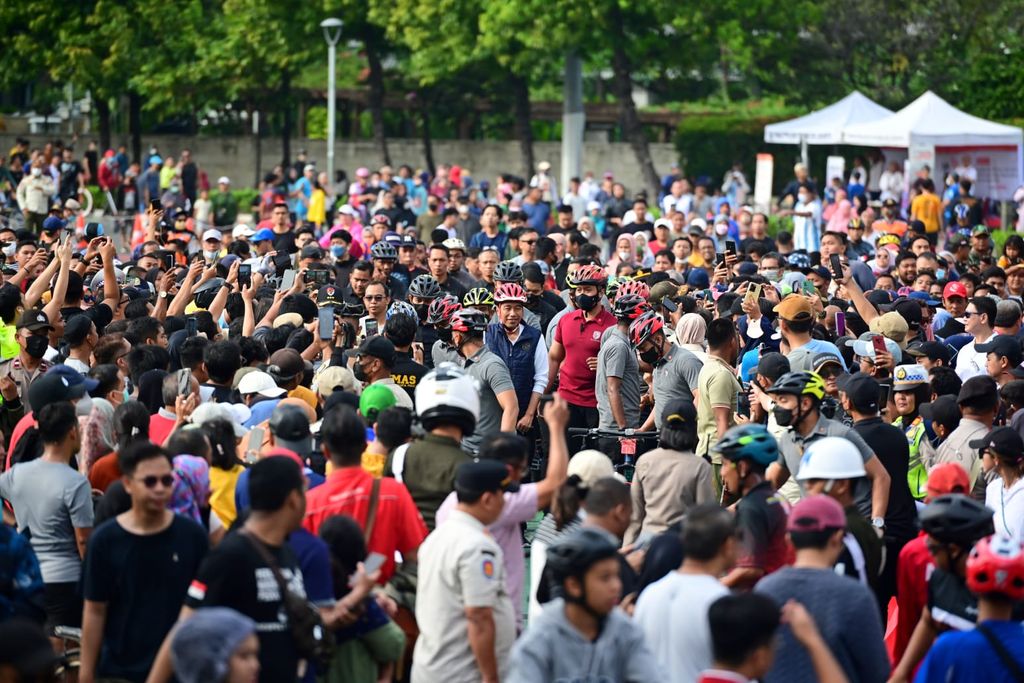 Jokowi Gowes Sepeda Bambu di CFD Sudirman-Thamrin Pagi Tadi (Muchlis Jr - Biro Pers Sekretariat Presiden)