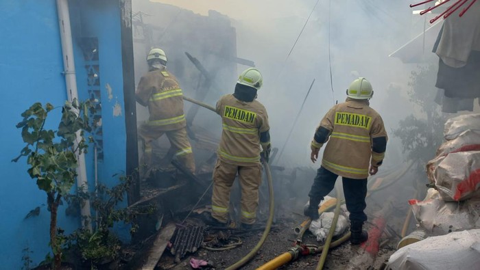 Kebakaran 9 Rumah di Jatinegara, Jaktim