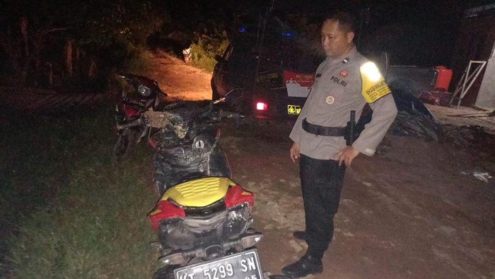 Pria berinisial MK (24) di Kutai Timur (Kutim), Kalimantan Timur (Kaltim) menderita luka bakar 50 persen di tubuhnya gegara hendak membakar motor yang dibawa istrinya inisial RN (23).