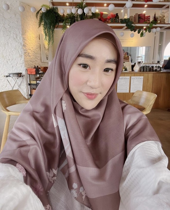 Larissa Chou Larissa Chou