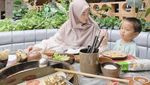 Larissa Chou Hobi Kulineran, Nongkrong di Kafe hingga Makan Sushi