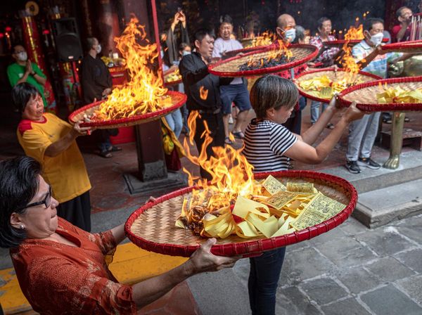 Melihat Prosesi Ritual Sang-Sin di Semarang
