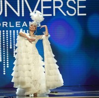 “Harnaz mentioned Kazakhstan twice... instead of Kyrgyzstan. That isnt acceptable at all,” tulis netizen. “Why did Harnaz keep saying Kazakhstan???Wtf? It’s offensive on so many levels. Its the only thing you do and you couldnt get it right? She shouldve took notice on the contestants sash because its freaking huge!” tulis netizen lainnya. Foto: Dok. Instagram, Getty Images