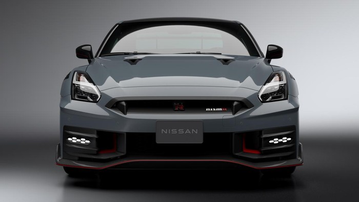 New Nissan GT-R