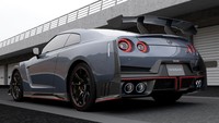 Nissan memberikan peranti aerodinamika yang dapat membantu performanya, setelan suspensi khusus, hingga memberikan limited-slip differential mekanikal. Foto: dok. Nissan Global