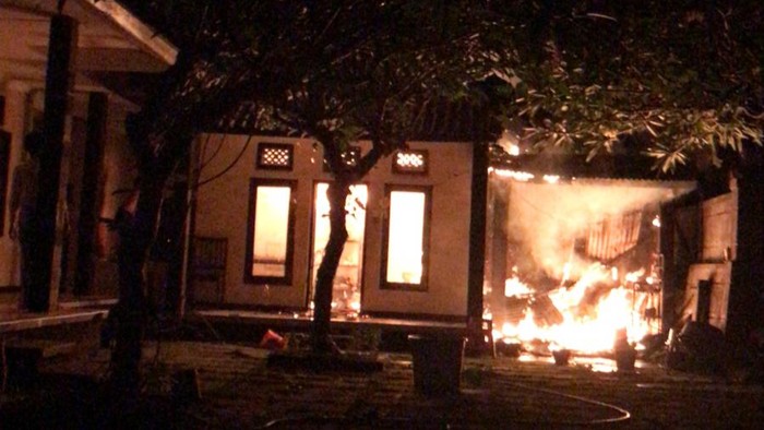 Rumah Ni Ketut Sabeh di Banjar Dinas Panek, Desa Ban, Kecamatan Kubu, Karangasem, Bali, terbakar pada Minggu (15/1/2023) dini hari.