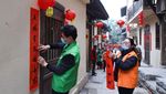 Sambut Imlek, Rumah-rumah di China Mulai Dipasang Lampion