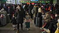 Jutaan orang China diperkirakan akan melakukan perjalanan selama periode liburan Tahun Baru Imlek tahun ini.