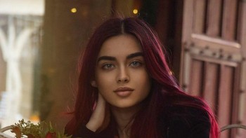 Zara Dar adalah kreator OnlyFans yang mendapatkan banyak apresiasi karena bisa mengimbangi antara pekerjaan dan pendidikan. Foto: Instagram/@zara.darz