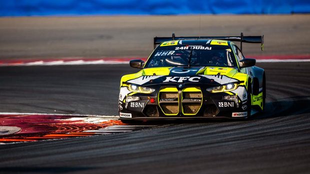Aksi Rossi dan Sean Gelael di Balap 24 Jam Dubai