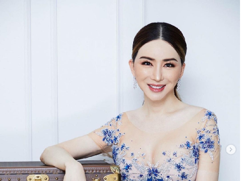 Anne Jakapong Jakrajutatip