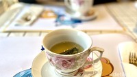 Mereka menggunakan teh kantong chamomile merek Ban Ban. Aroma harum langsung tercium begitu kantung teh diseduh dengan air panas. Rasanya pun manis Foto: detikcom/Riska Fitria