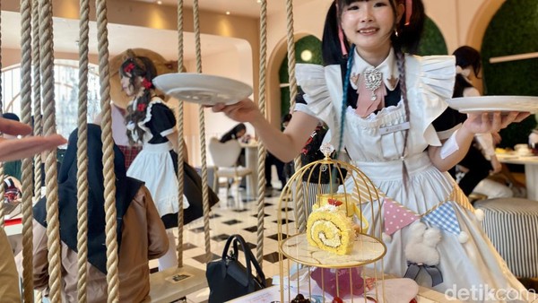 Asiknya! Disuapi Bolu Lembut oleh Maid dan Butler di Kafe ala Jepang Ini