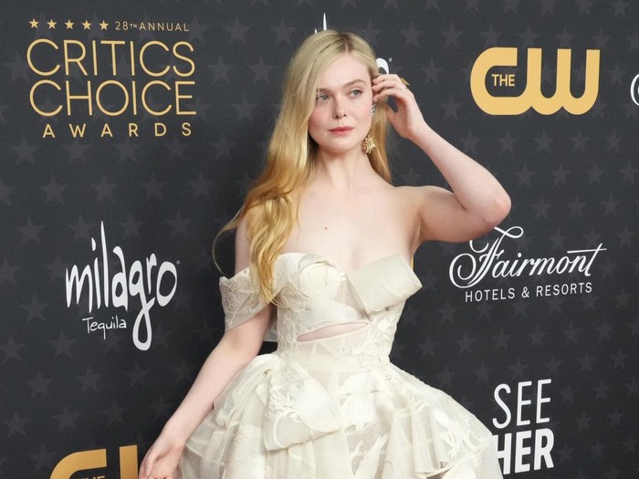 LOS ANGELES, CALIFORNIA - JANUARY 15: Elle Fanning attends the 28th Annual Critics Choice Awards at Fairmont Century Plaza on January 15, 2023 in Los Angeles, California. (Photo by Jeff Kravitz/FilmMagic)