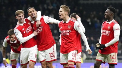 Brrr... Arsenal Kokoh di Puncak Klasemen Liga Inggris